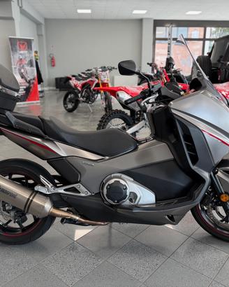 Honda Integra 750 DCT - Akrapovic e Bauletto