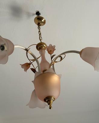 Lampadario rosa con fiori a 3 lampade