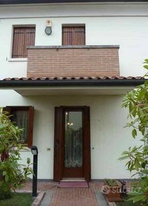 Immobile in asta di 153 m² con 5 locali e box auto