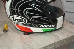 Casco Arai Chaser Ducati
