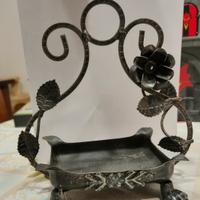 centro tavola in ferro battuto decorato