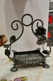 centro tavola in ferro battuto decorato