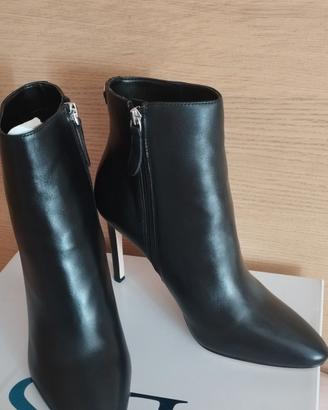 GUESS tacchi n. 39 semi nuovo