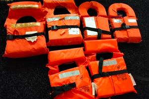 Accessori nautici salvagenti ciambelle ancora