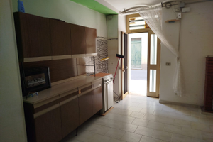 Casetta piano strada,vicina al mare