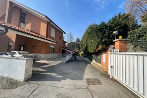 Villetta a schiera di 330 m² con più di 5 locali e