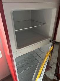 due frigoriferi e un congelatore