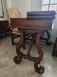 grande scrittoio a ribalta con seduta