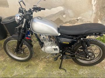 Moto Suzuki 125 GN