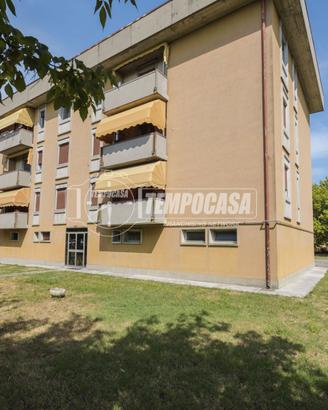 3 LOCALI CON BOX AUTO DOPPIO E AMPIO PARCO CONDOMI