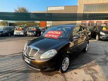 Lancia ypsilon 1.2 benzina neopatentati