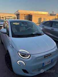 Fiat 500e 42,5 kw garanzia inclusa.