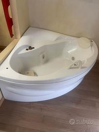 Vasca Idromassaggio ad Angolo Jacuzzi Mod. Alba