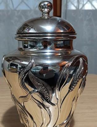 Vaso potiche laminato argento firmato.