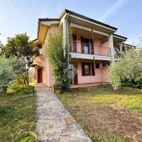 VILLA A SCHIERA A PASSIRANO