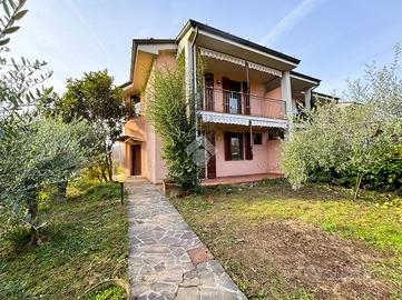 VILLA A SCHIERA A PASSIRANO