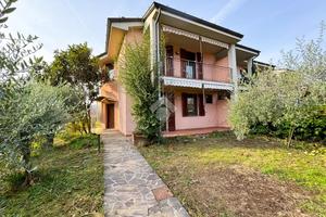VILLA A SCHIERA A PASSIRANO