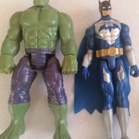 Incredibil Hulk e Super Eroe con mantello