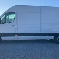 Acquistiamo furgone Mercedes Sprinter chiuso