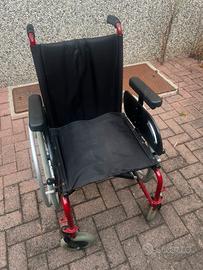 Carrozzina manuale pieghevole – 130 € trattabili