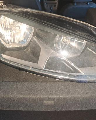 faro anteriore destro golf 7