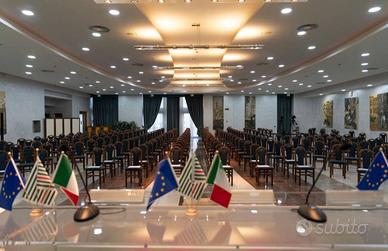 Attività / Licenza di 9000 m² con più di 5 locali 