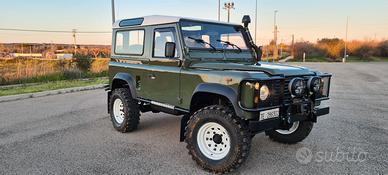 Land Rover Defender D90
