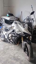 CF Moto MT650