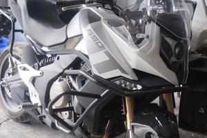 CF Moto MT650