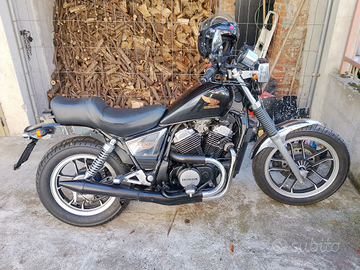 Honda vt 500