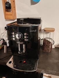 De Longhi macchina caffè