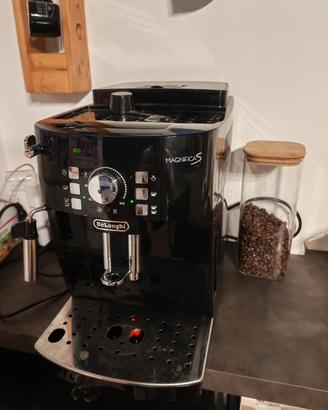 De Longhi macchina caffè