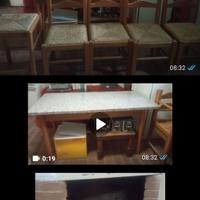 Cucina con tavolo