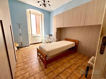 2 LOCALI A LA SPEZIA