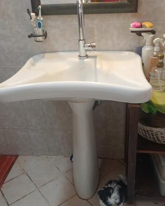 lavabo grande con colonna