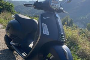 Vespa 300 gts super tech