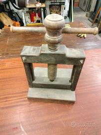 Antico Torchio da Rilegatore in Legno  Pressa per