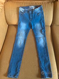 Jeans elasticizzati come nuovi