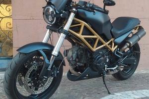 Ducati Monster 695