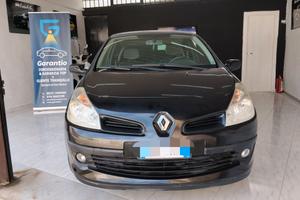 Renault Clio 1.5 diesel CON GARANZIA
