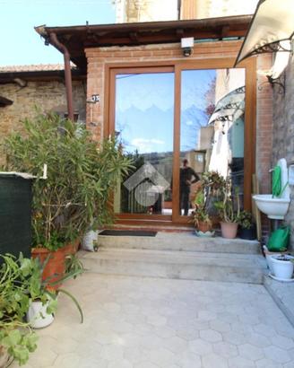 CASA SEMINDIPENDENTE A TOANO