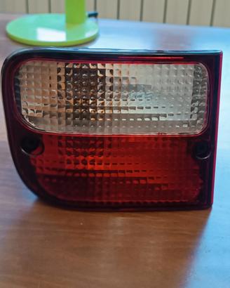 Faretto posteriore sinistro per Freelander 1 NUOVO
