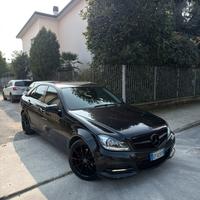 Mercedes classe C 200 premium AMG (night edition)