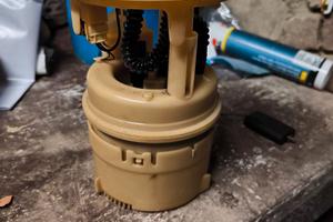 Pompa benzina peugeot 206 2002 1.1i