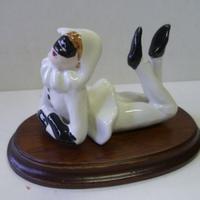 Pulcinella statuina porcellana  base legno vintage