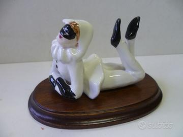 Pulcinella statuina porcellana  base legno vintage