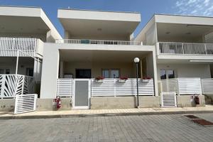 BILOCALE NUOVO IN CENTRO - 100 MT DAL MARE