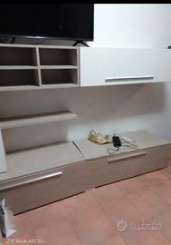 Parete attrezzata moderna con mobile TV – bianco/l