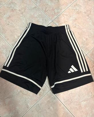 Pantaloncini adidas neri