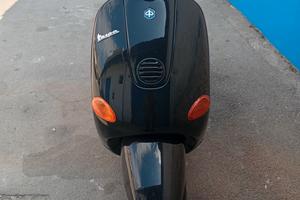 vespa et4